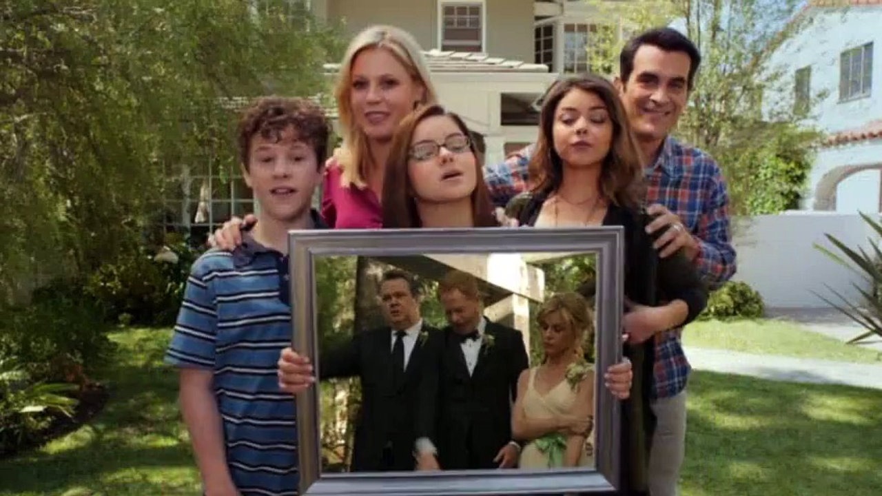 frame modern family