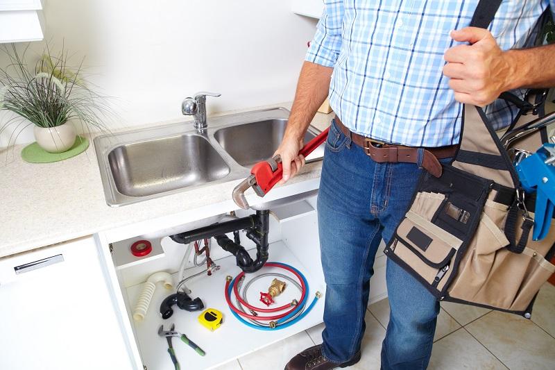 7 Signs You Need to Call Plumbers ASAP for Your Home!